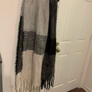 American Eagle Scarf